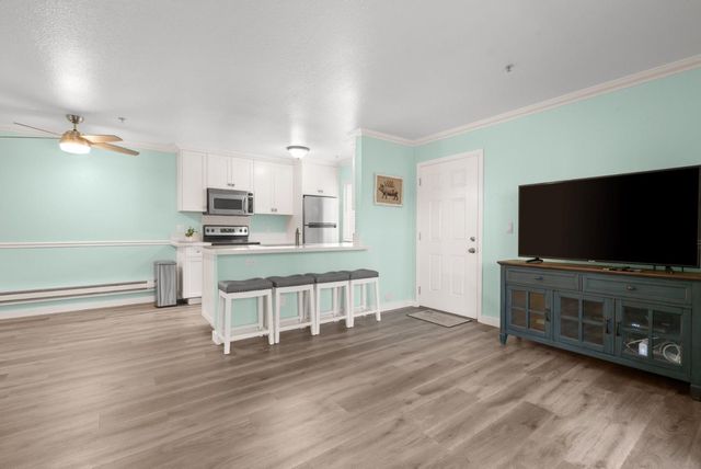 41 Grandview Street 1402, Santa Cruz, CA 95060