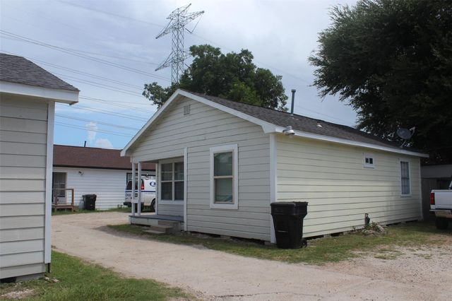 5726 Gardendale Drive, Houston, TX 77092