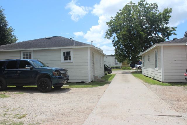 5726 Gardendale Drive, Houston, TX 77092