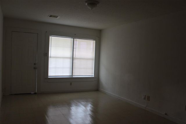 5726 Gardendale Drive, Houston, TX 77092