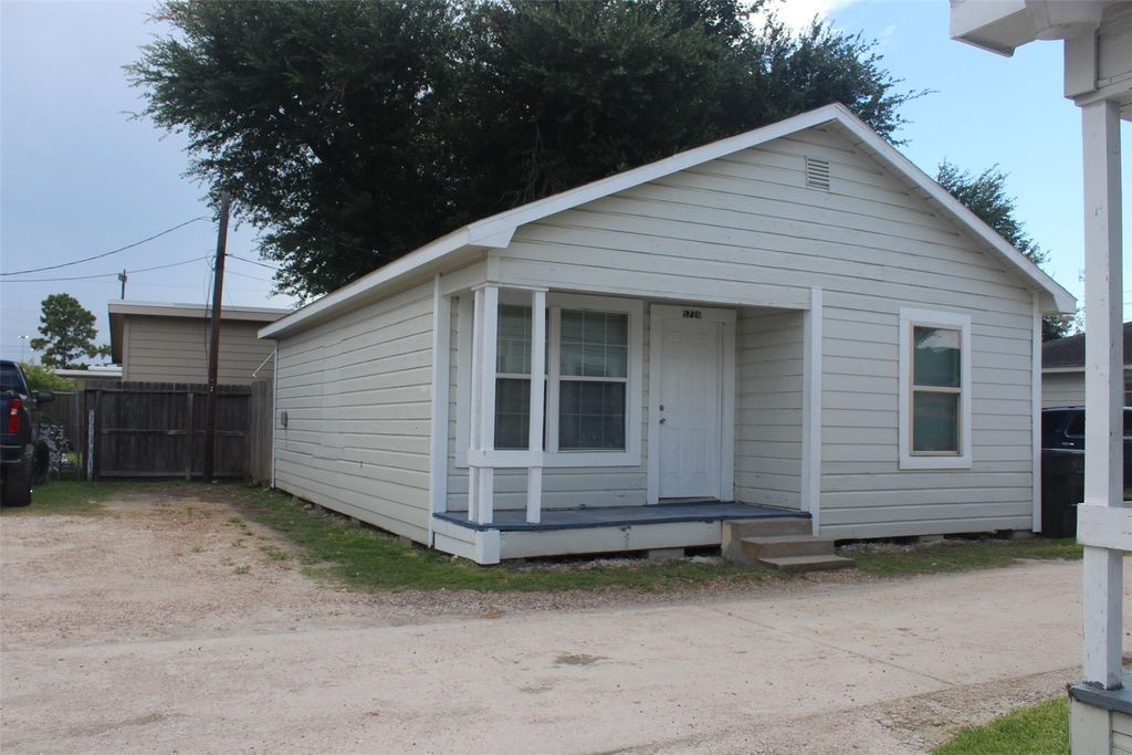 5726 Gardendale Drive, Houston, TX 77092