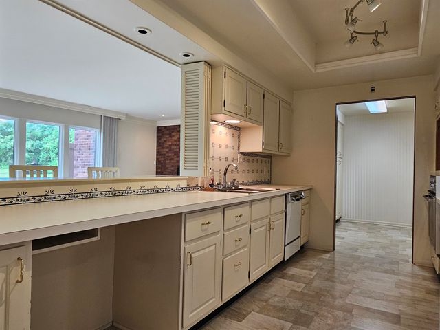 1900 Westchester Rd Apt C, Waterloo, IA 50701