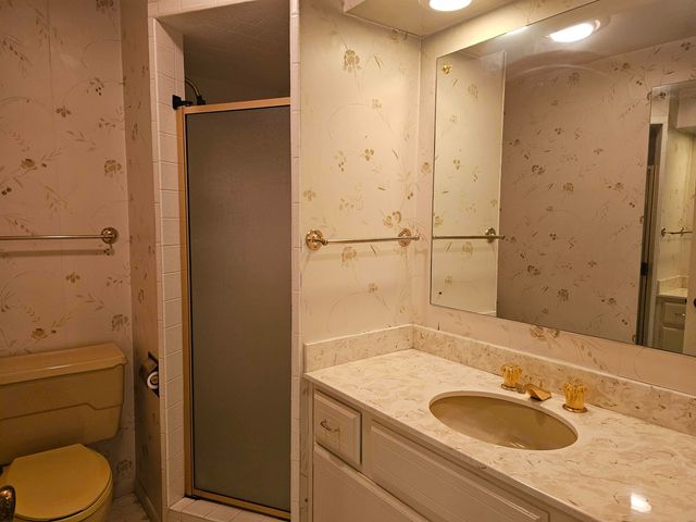 1900 Westchester Rd Apt C, Waterloo, IA 50701