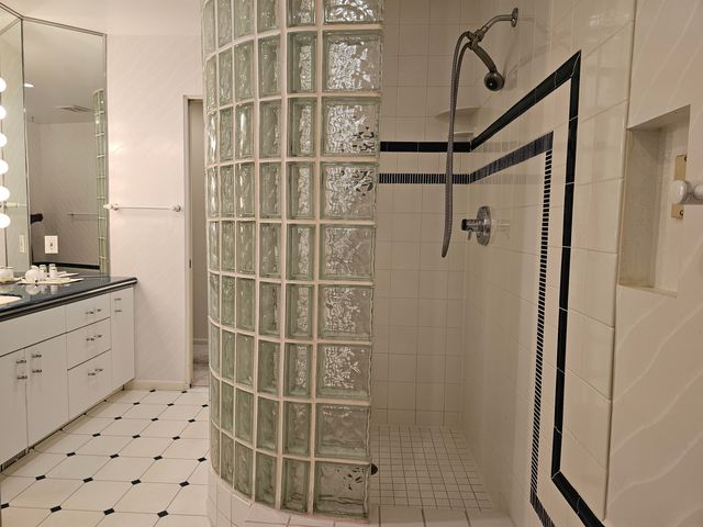 1900 Westchester Rd Apt C, Waterloo, IA 50701