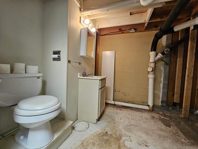 1900 Westchester Rd Apt C, Waterloo, IA 50701