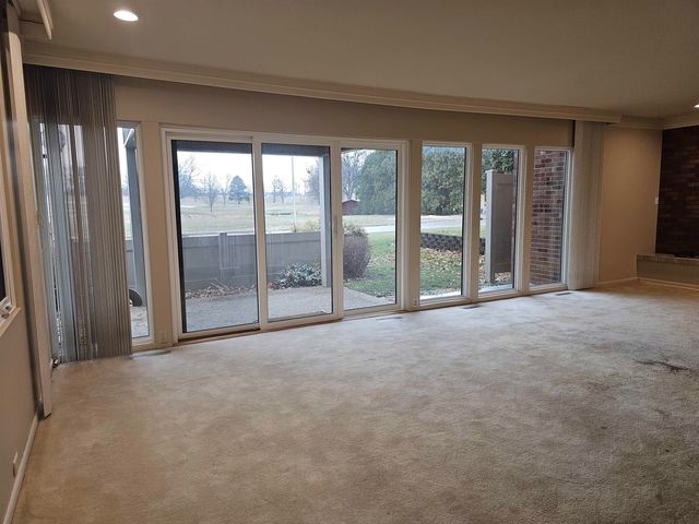 1900 Westchester Rd Apt C, Waterloo, IA 50701