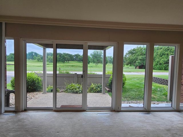 1900 Westchester Rd Apt C, Waterloo, IA 50701