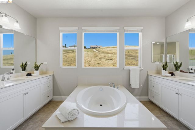 2972 Alves Ranch Rd, Pittsburg, CA 94565