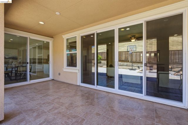 2972 Alves Ranch Rd, Pittsburg, CA 94565