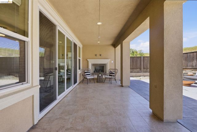 2972 Alves Ranch Rd, Pittsburg, CA 94565