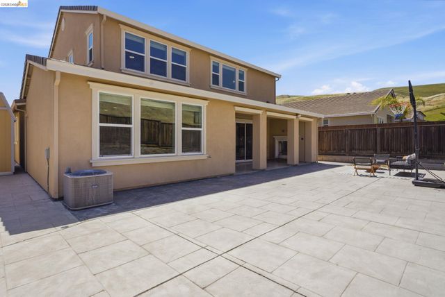 2972 Alves Ranch Rd, Pittsburg, CA 94565