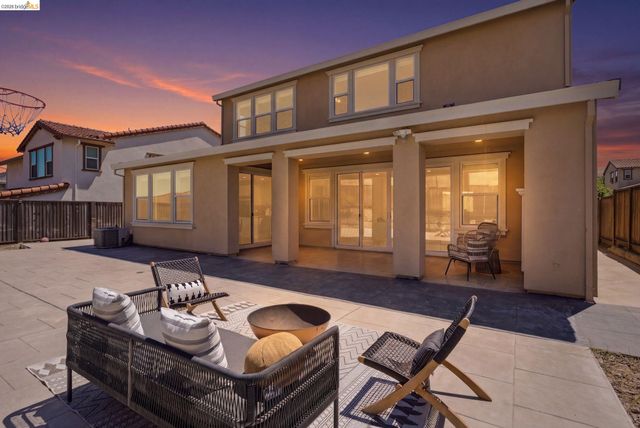 2972 Alves Ranch Rd, Pittsburg, CA 94565