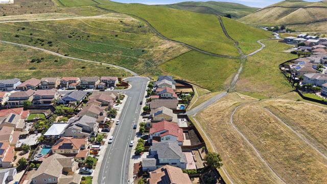 2972 Alves Ranch Rd, Pittsburg, CA 94565