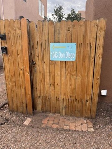 1043 E Don Diego Avenue # E, Santa Fe, NM 87505