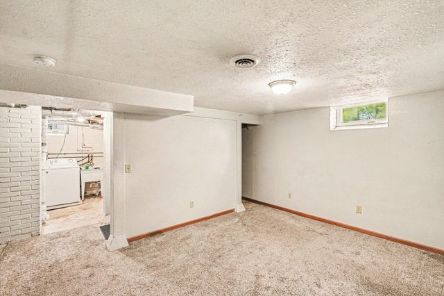 1175 Cook Avenue E, Saint Paul, MN 55106