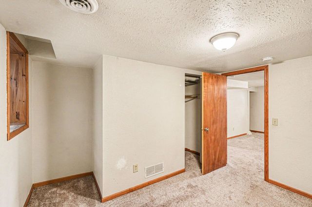 1175 Cook Avenue E, Saint Paul, MN 55106