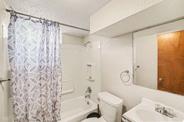 1175 Cook Avenue E, Saint Paul, MN 55106