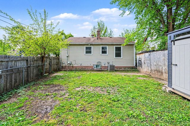 1175 Cook Avenue E, Saint Paul, MN 55106