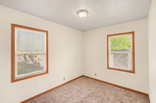 1175 Cook Avenue E, Saint Paul, MN 55106