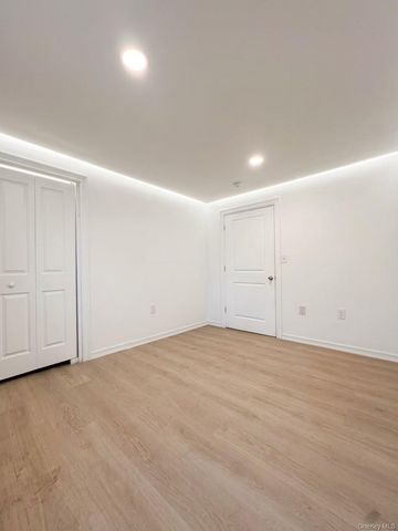 249 N Macquesten Parkway 1, Mount Vernon, NY 10550