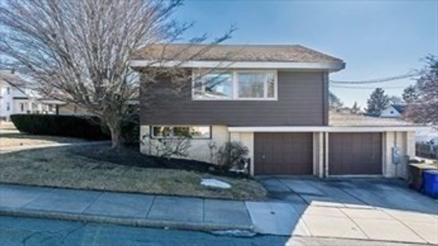 203 Martha St, Fall River, MA 02720