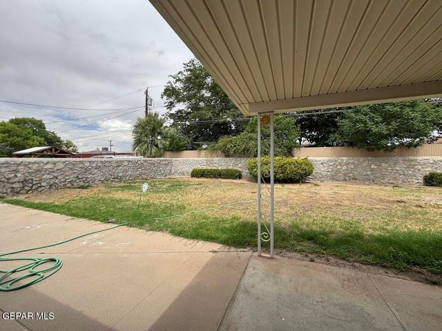9309 W H Burges Drive, El Paso, TX 79925