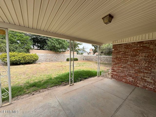 9309 W H Burges Drive, El Paso, TX 79925