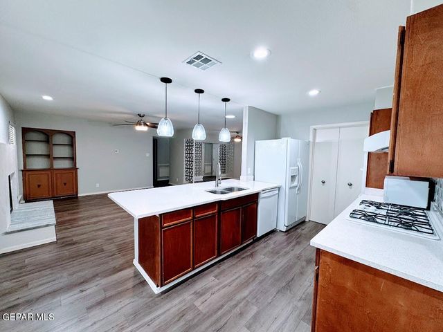 9309 W H Burges Drive, El Paso, TX 79925