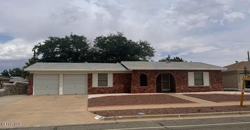 9309 W H Burges Drive, El Paso, TX 79925