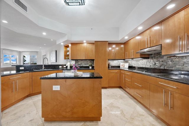 615 Bayshore Drive 603, Fort Lauderdale, FL 33304
