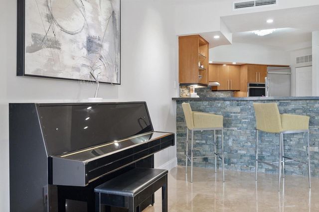 615 Bayshore Drive 603, Fort Lauderdale, FL 33304