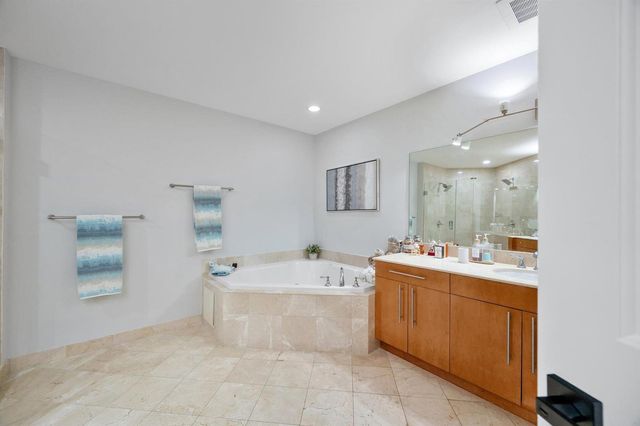 615 Bayshore Drive 603, Fort Lauderdale, FL 33304