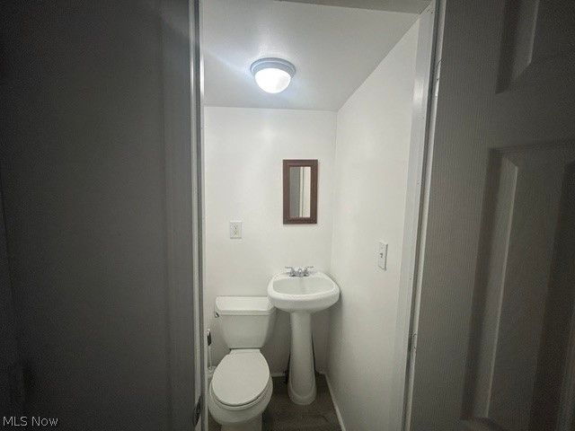 1225 Murray Avenue, Akron, OH 44310