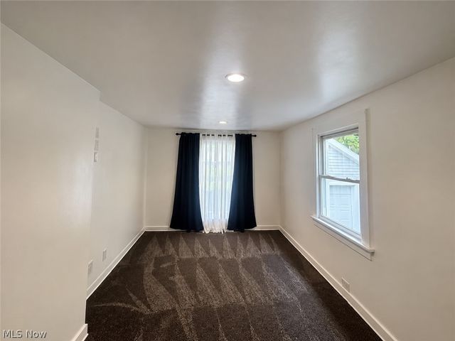 1225 Murray Avenue, Akron, OH 44310