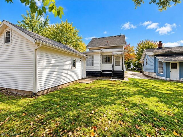 1225 Murray Avenue, Akron, OH 44310
