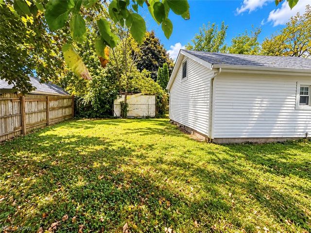 1225 Murray Avenue, Akron, OH 44310