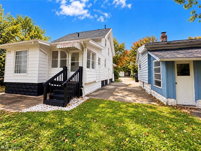 1225 Murray Avenue, Akron, OH 44310