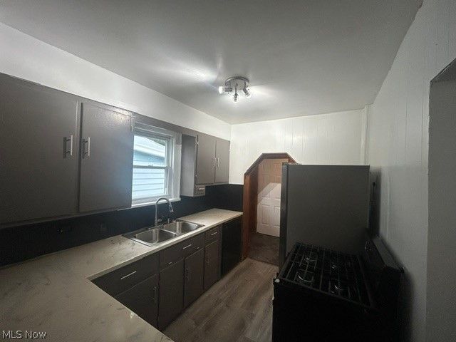 1225 Murray Avenue, Akron, OH 44310