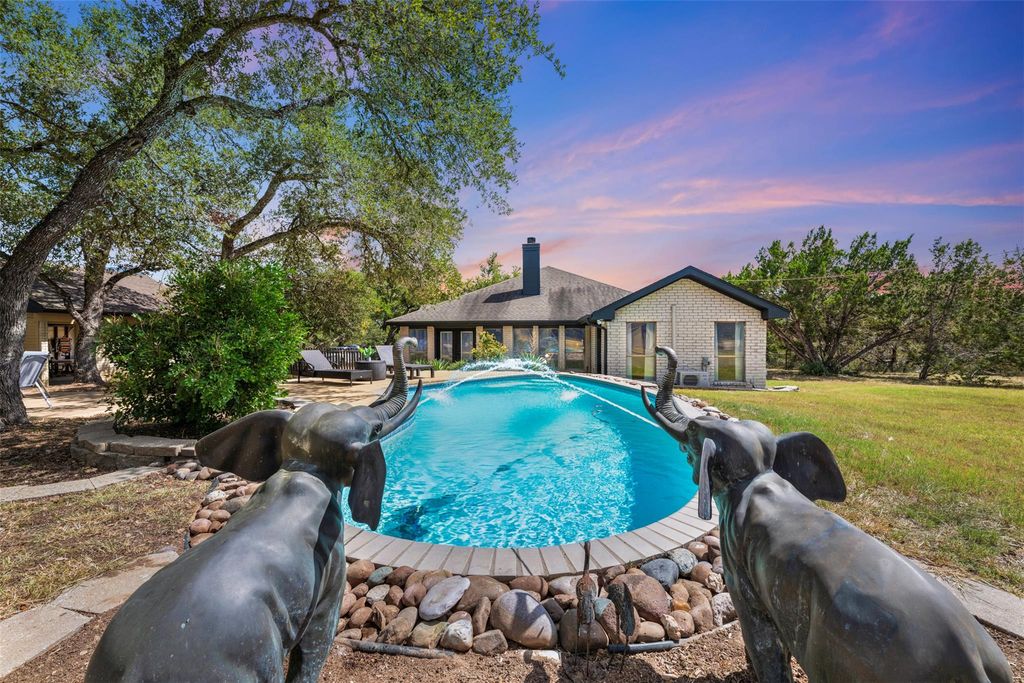 440 Barton Creek DR, Dripping Springs, TX 78620
