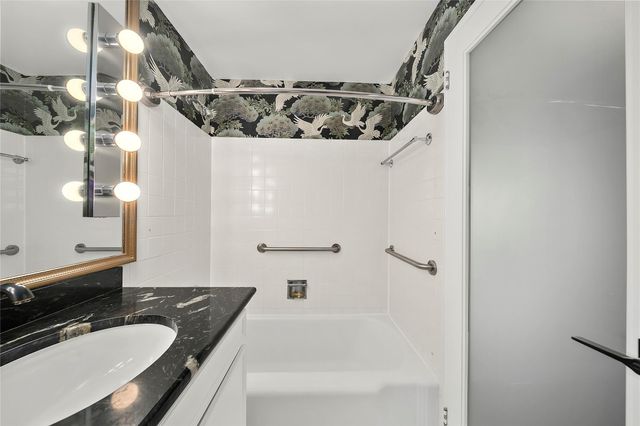 1400 Hermann Drive 3F, Houston, TX 77004