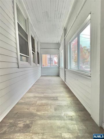 106 S 11th Street, Newark, NJ 07107