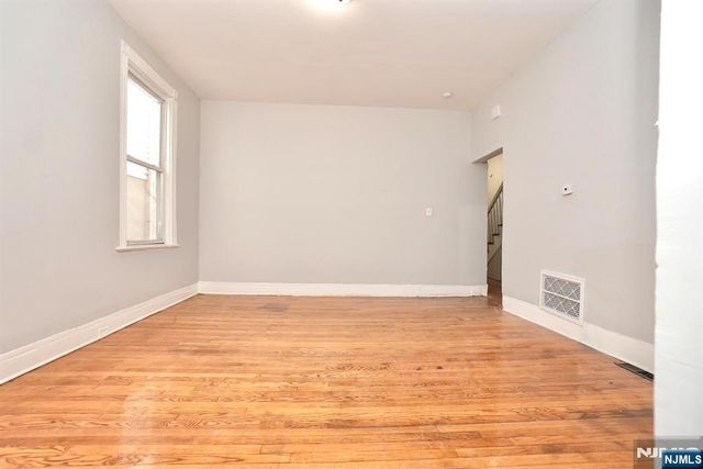 106 S 11th Street, Newark, NJ 07107