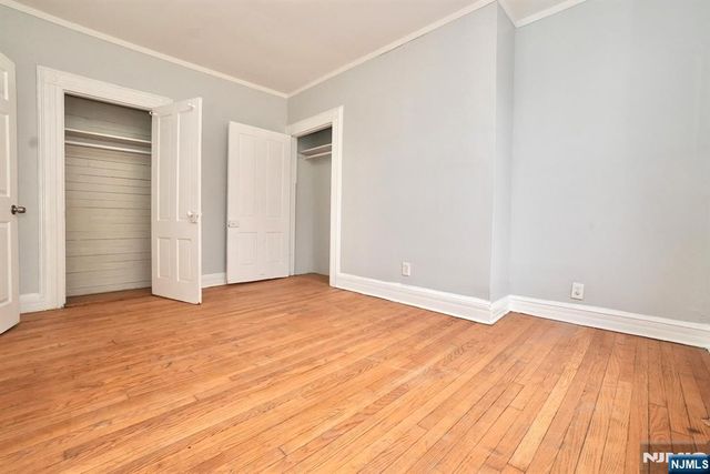 106 S 11th Street, Newark, NJ 07107