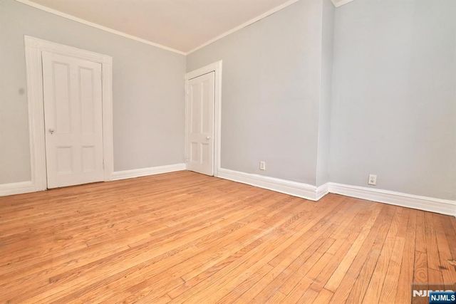 106 S 11th Street, Newark, NJ 07107