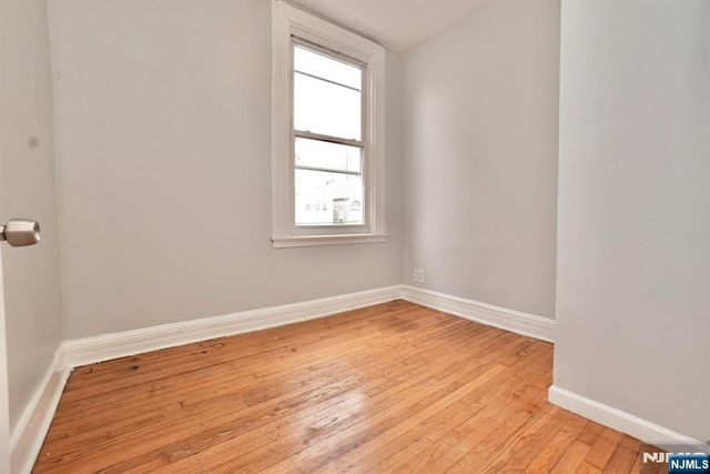 106 S 11th Street, Newark, NJ 07107