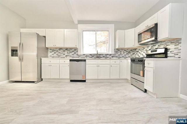 106 S 11th Street, Newark, NJ 07107