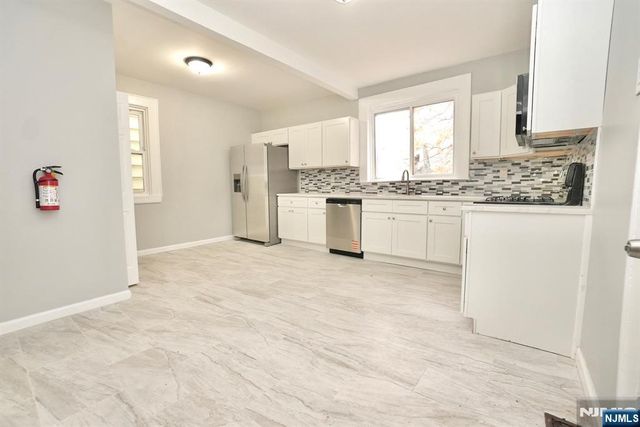 106 S 11th Street, Newark, NJ 07107