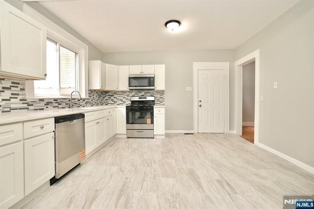 106 S 11th Street, Newark, NJ 07107