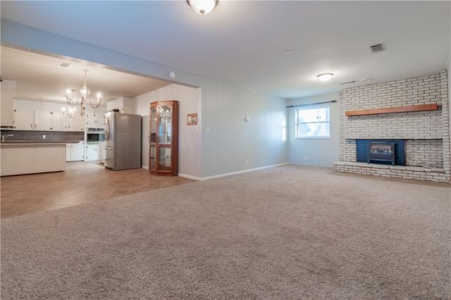 126 Rogers Circle Drive, Springdale, AR 72764