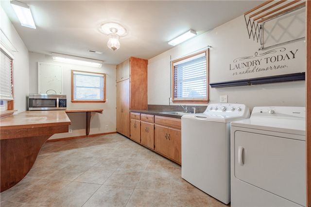 126 Rogers Circle Drive, Springdale, AR 72764